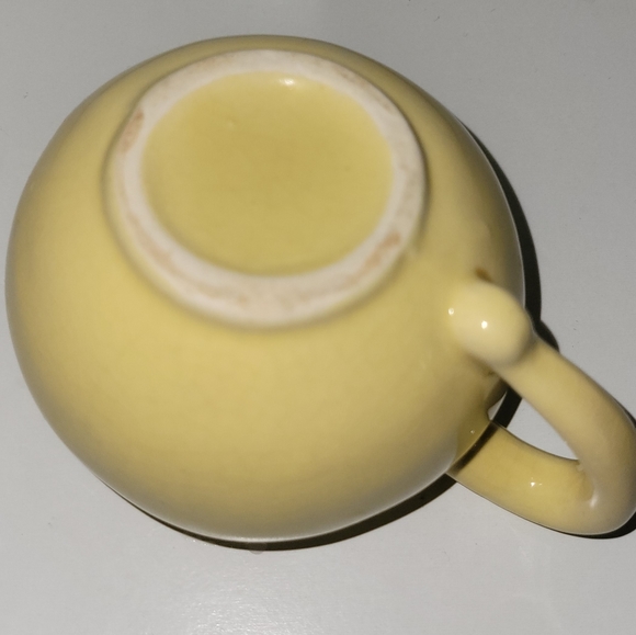 Vintage Light Yellow Creamer with Handle - Picture 3 of 5